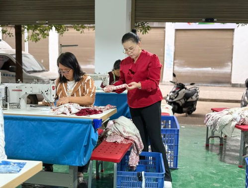 云南紅河縣 新材料技術(shù)研發(fā)引領(lǐng)家門口就業(yè) 車間里忙增收